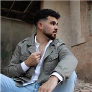 Profesor de saxofón clásico, armonía, o lenguaje musical. Grado superior, y postgrado en el Conservatorium van Amsterdam